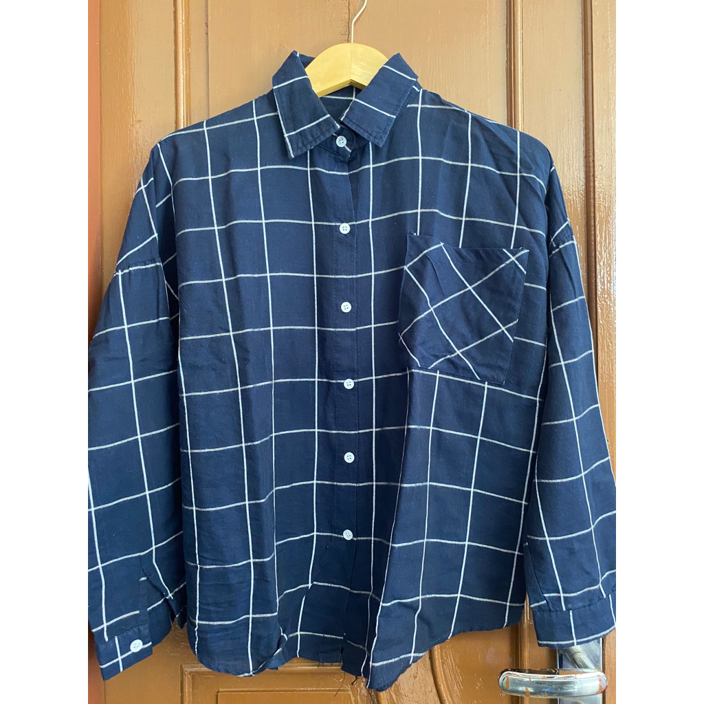 KEMEJA OVERSIZE WANITA NAVY KOTAK KOTAK