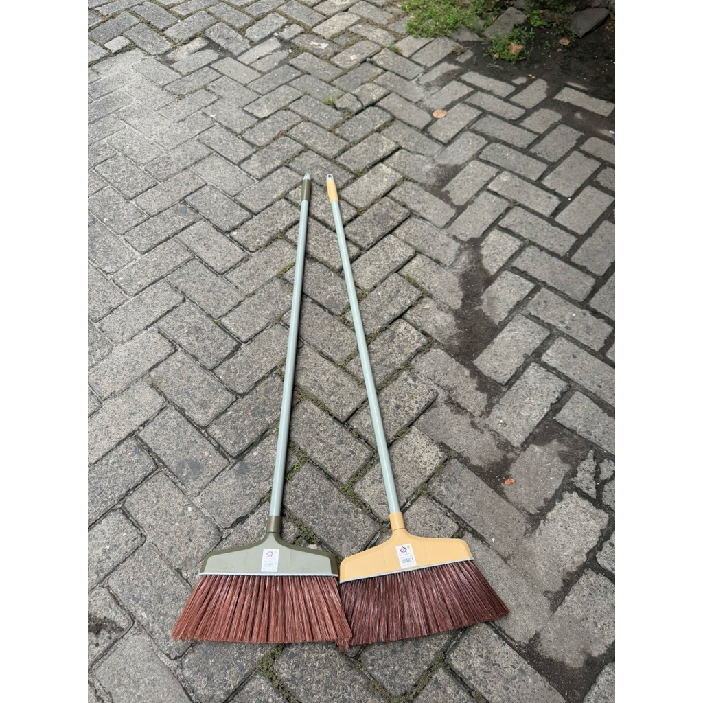 NEW DEALS Sinar Sapu Lantai Plastik 1318 Bulu Lembut Anti Keriting Gagang Padat Ringan Kokoh Tahan