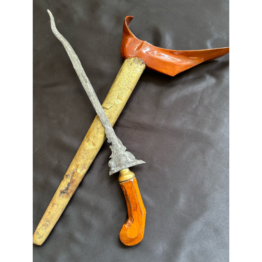 Keris Damar Murup Semar Tinandu Pamor ngulit semongko Tangguh Mataram Sepuh