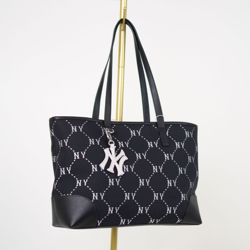 MLB NY Yank ees Dia Monogram Jacquard Large Tote Bag Black