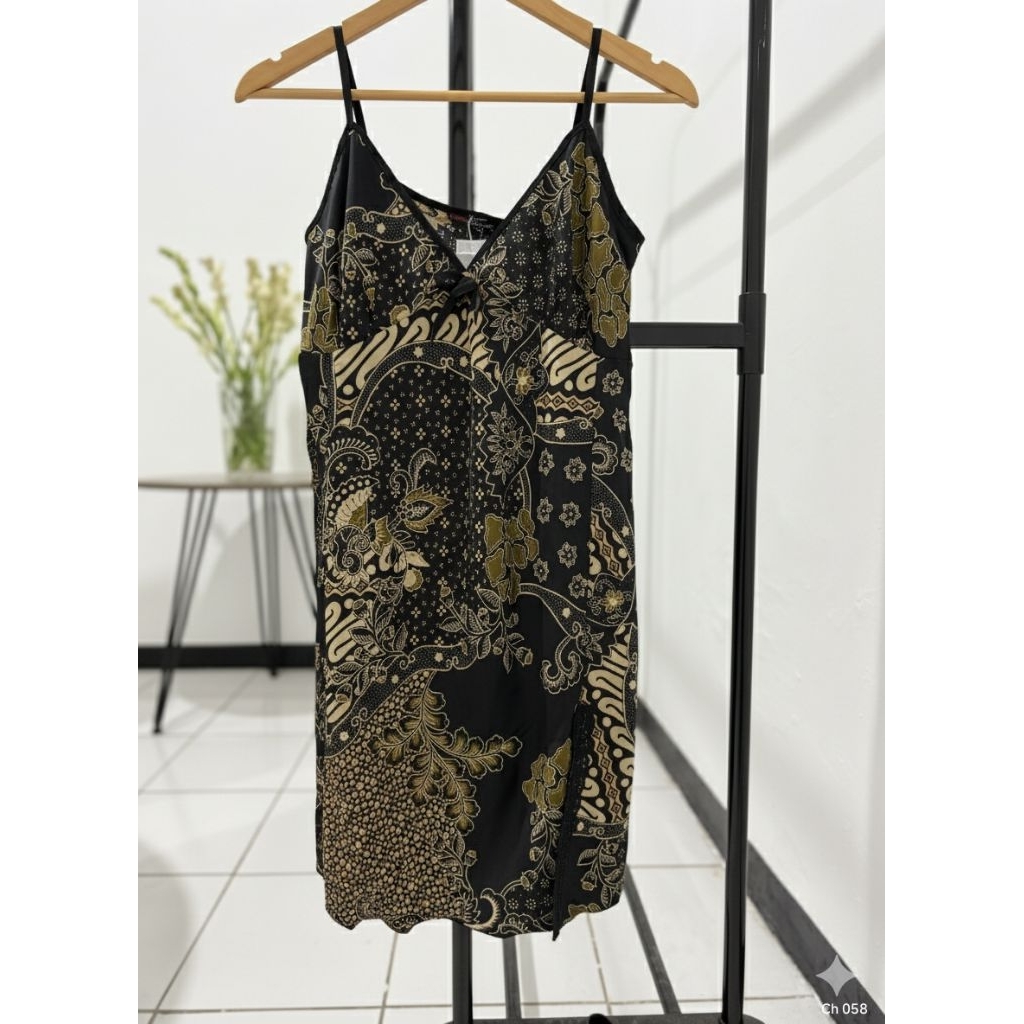Baju tidur wanita Chemise atau Lingerie dress bahan satin motif batik