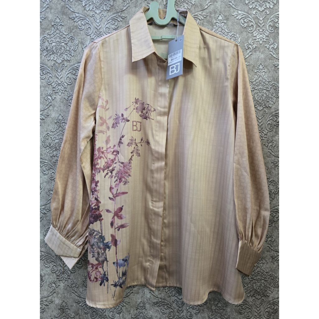 Viola Basic Shirt Benang Jarum New