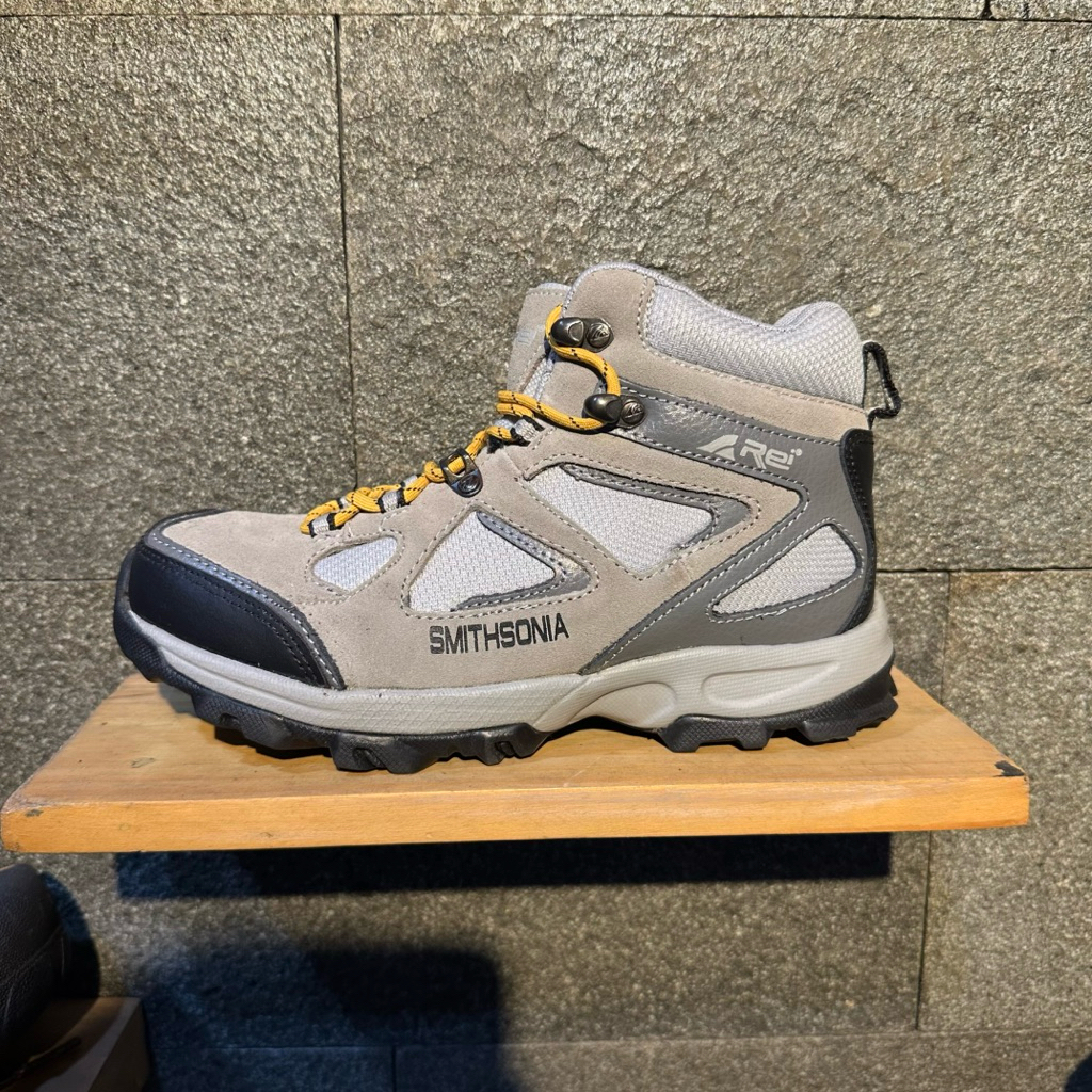 Sepatu Gunung Wanita Smithsonia X2 Women Series Arei Outdoor Gear