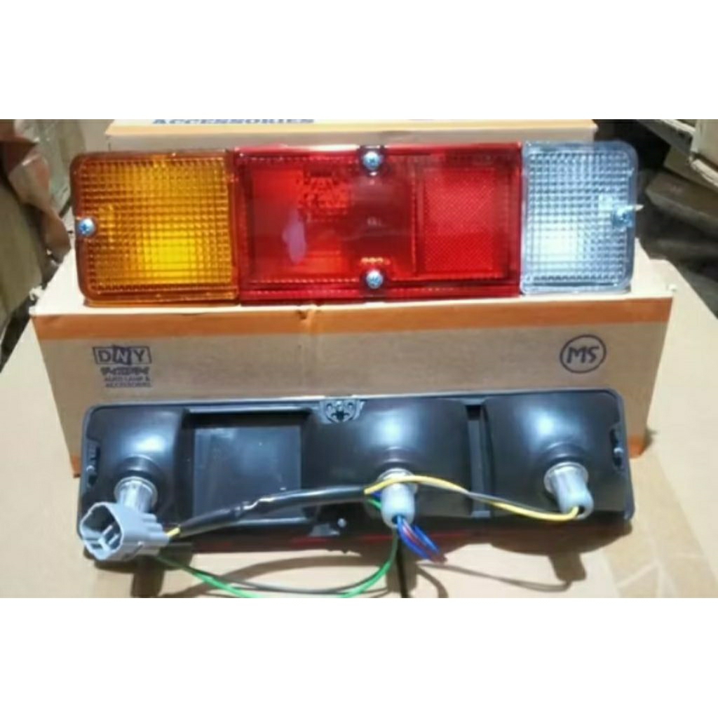 LAMPU BELAKANG NEW CARRY PICK UP/LAMPU STOP CARRY TAYO