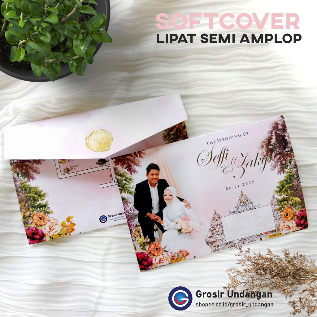 Undangan Pernikahan Lipat Semi Amplop Soft Pink Desain Full Flower