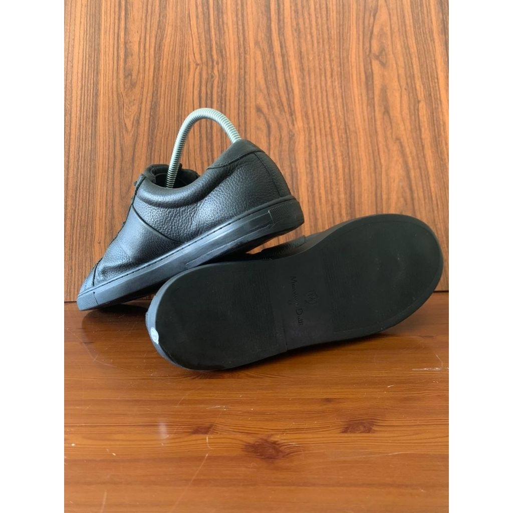 sepatu kulit hitam itali