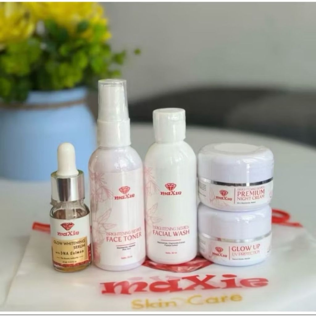 SEPAKET MAXIE GLOW 100% ORI BPOM + DNA GLOWING + CREAM FLEK BPOM
