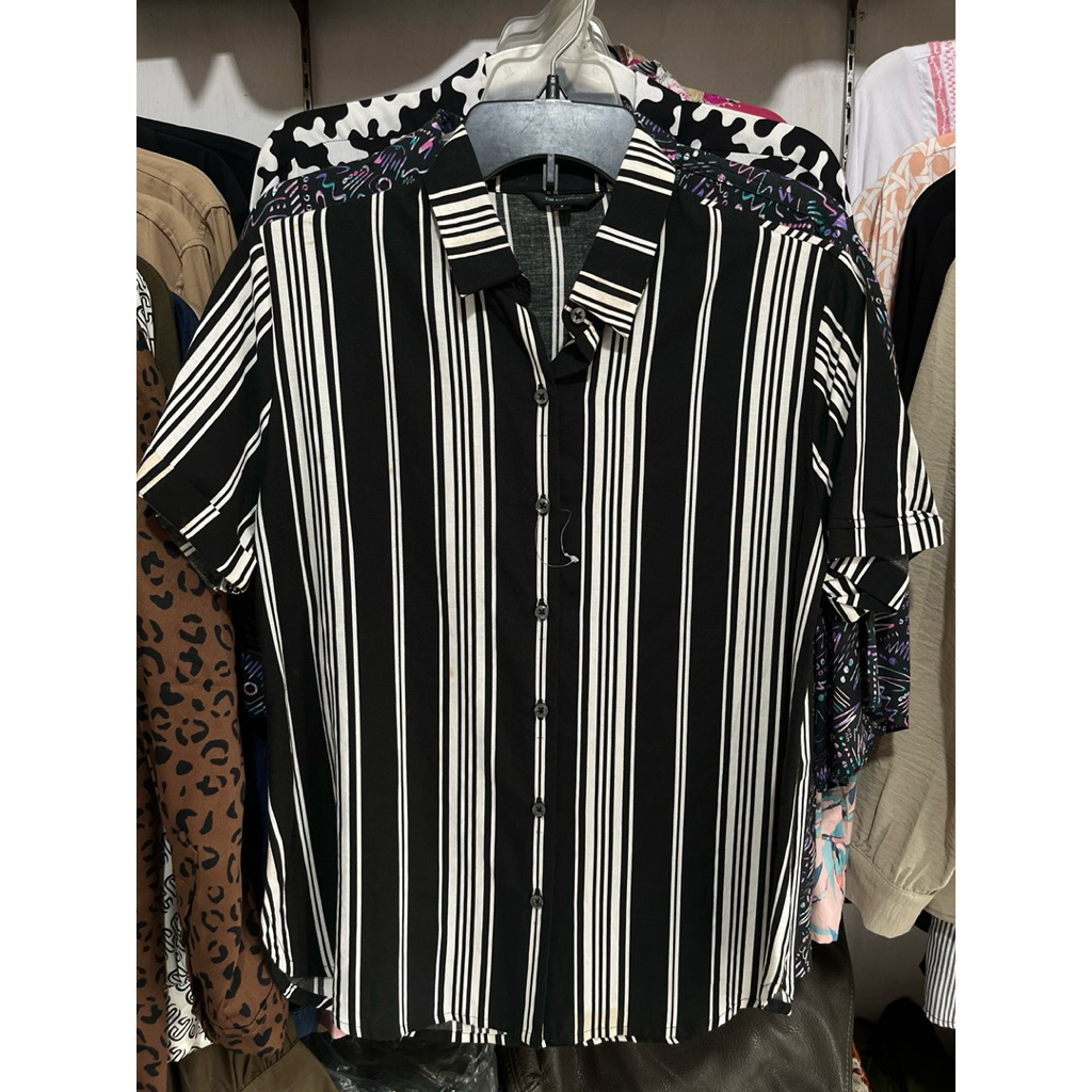 Kemeja Wanita Motif Salur (Garis - Garis)