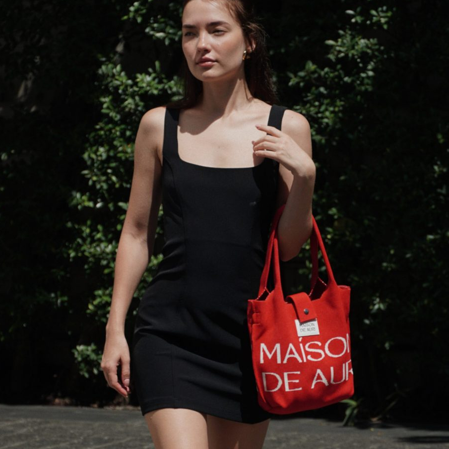 Maison de Auri: Poche Sport Red