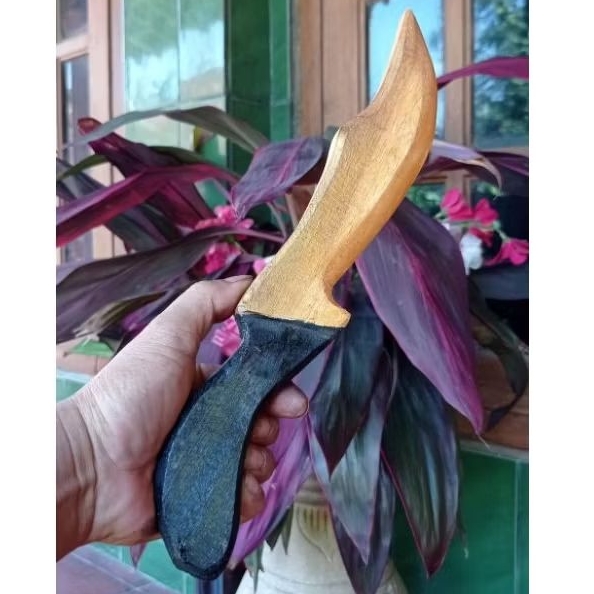 kujang kayu  - mainan kujang - koleksi senjata kujang - mainan kujang - mainan anak anak - mainan ka