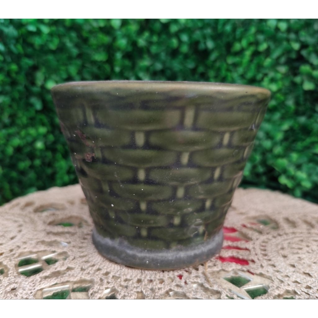 Pot kembang Vintage keramik Hijau pottery lawas motif anyaman antik klasik ukuran 10cm/10cm