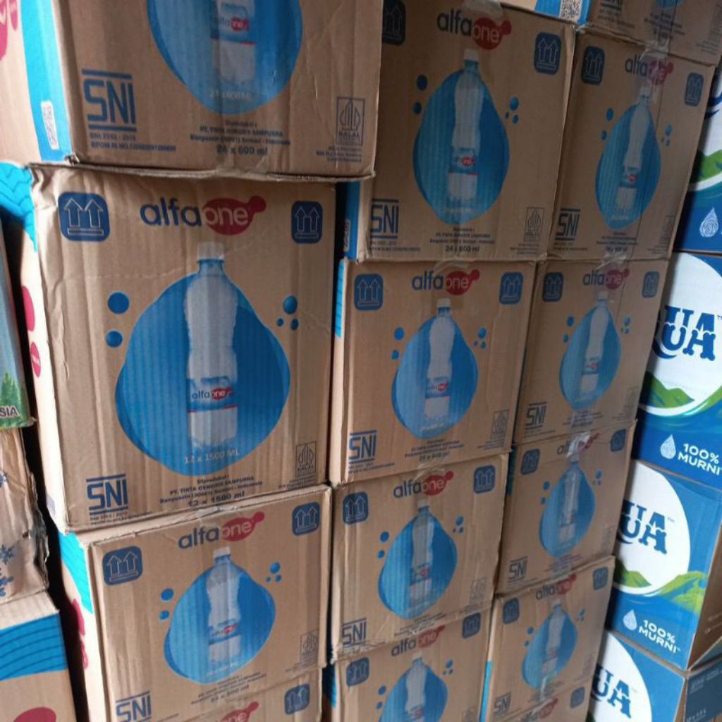 Air Minum Kemasan Merek Alfaone 1dus 600ml