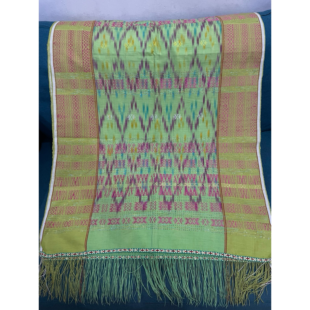 Uis Nipes Karo bahan Sutra