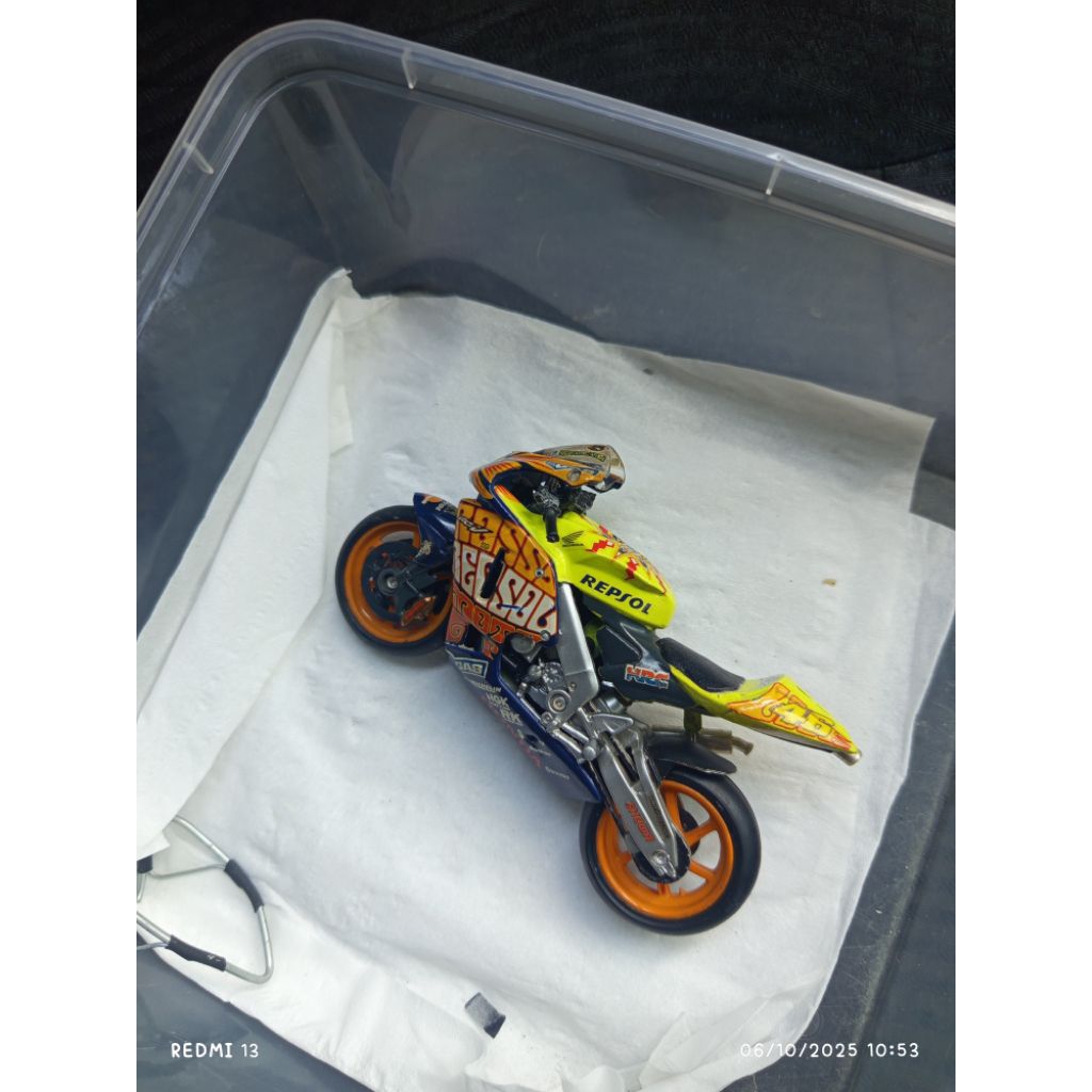 (PESANAN) Diecast Motogp Saico Skala 1:18 Valentino rossi Valencia 2003