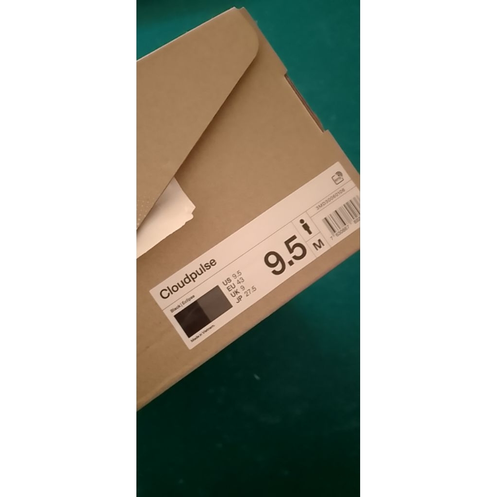 box sepatu running on cloud original cloudpulse