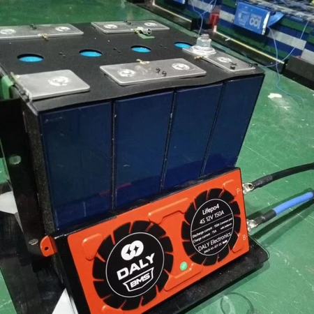 Baterai lifepo4 12v 150ah Berkualitas Grade A+ Packing Kayu