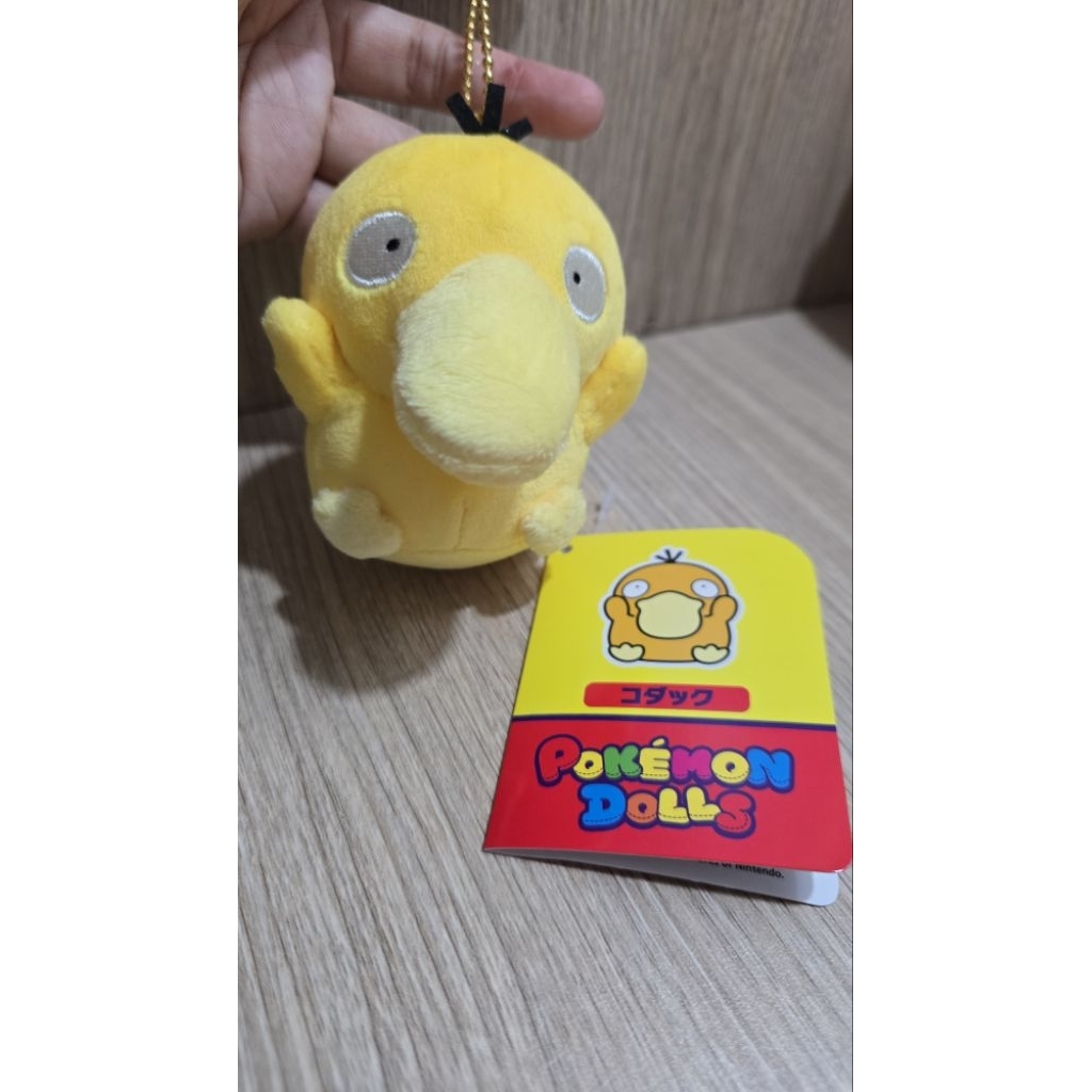 POKEMON Center Japan – Pokemon PSYDUCK Doll Poke Plush / PSYDUCK Keyholder (beli di Pokemon Center J