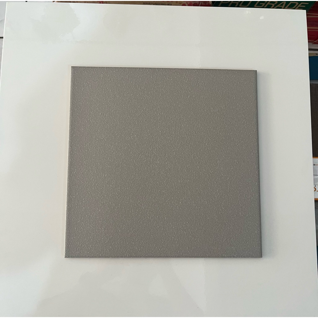 keramik lantai abu polos kasar 30x30