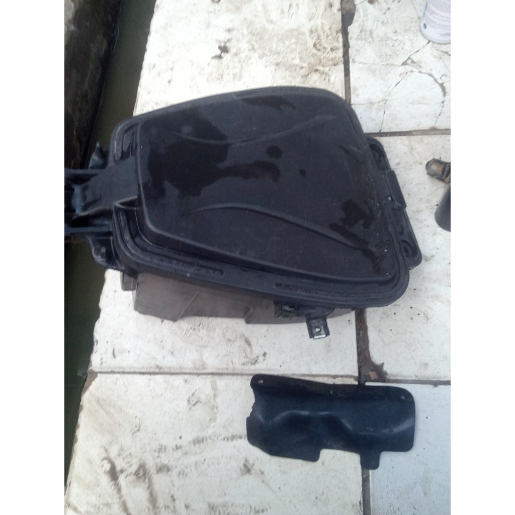 bok hlm bok bagasi jok motor scoopy karbu satu set sama tutup nyh