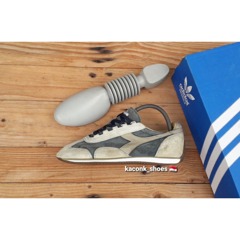 SEPATU DIADORA CAMARO GREY