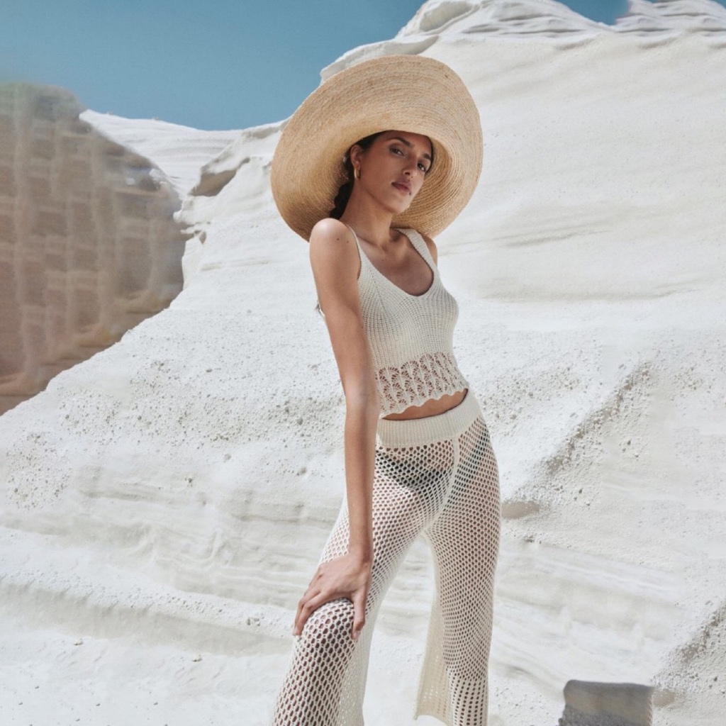 Milos Set rajut knit beachwear pakaian baju pantai bali summer ootd outfit photoshoot maternity hami