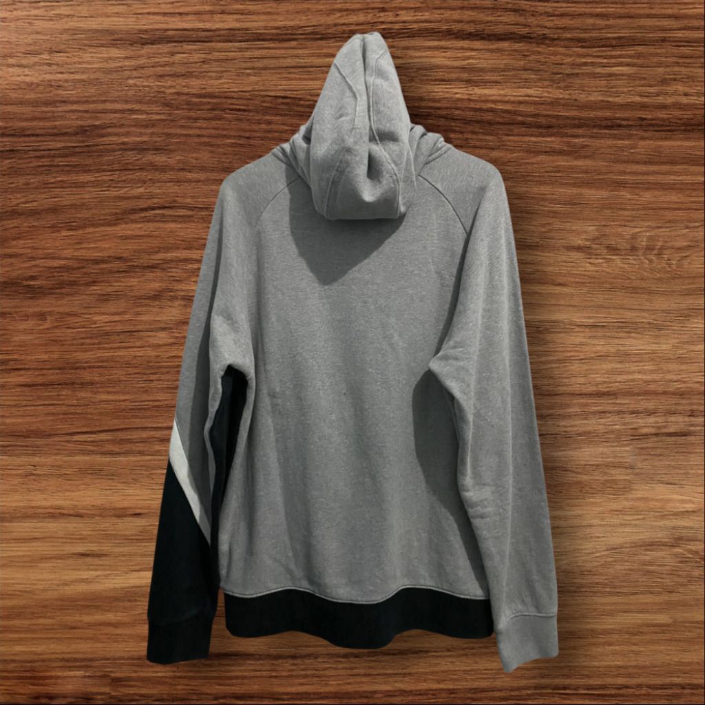 preloved hoodie zipper abu hitam logo besar size XL