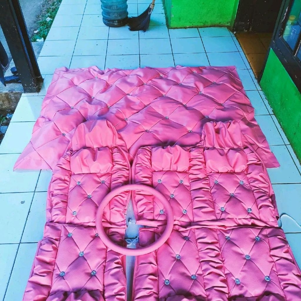 SATU SET SARUNG JOK PLAFON DAN STIR BERBAGAI TRUK