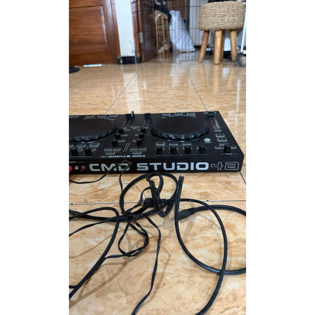 behringer CMD studio 4A