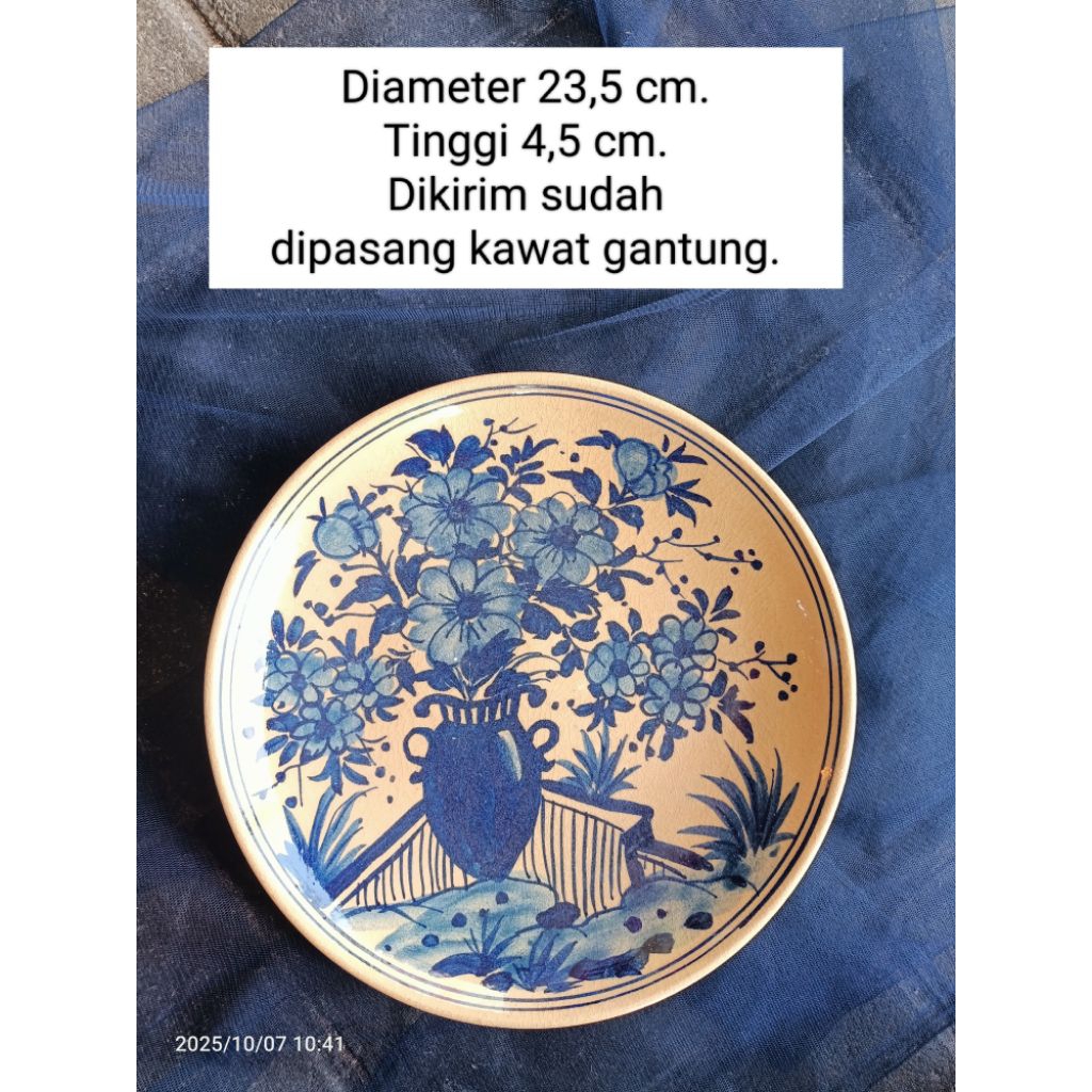 Piring gantung keramik lukis bunga biru putih untuk dekorasi hiasan dinding
