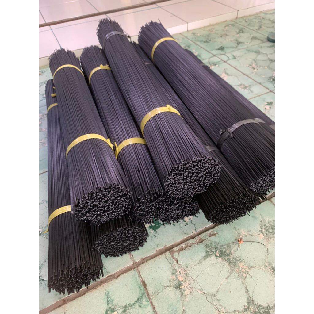 RUJI BAMBU SANGKAR BURUNG WARNA HITAM PANJANG 60-70 CM