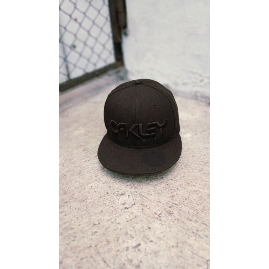 New Era x Oakley 9Fifty Triple Black Hat Snapback Cap