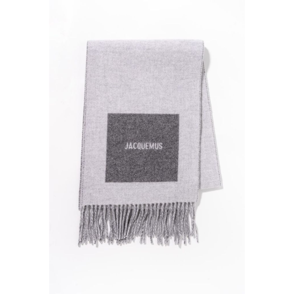 JACQUEMUS The jacquemus rond carre scarf
Multi Grey