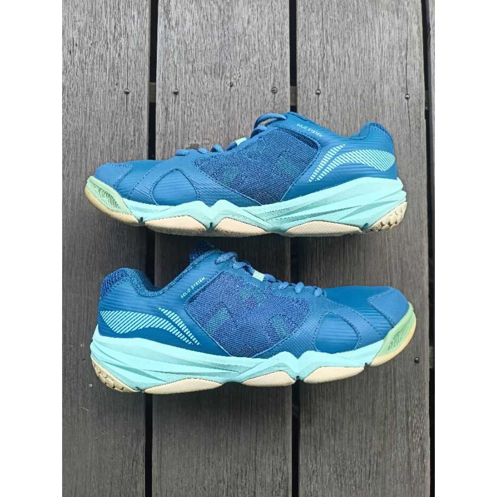 sepatu badminton (lining AYTP 009-2)