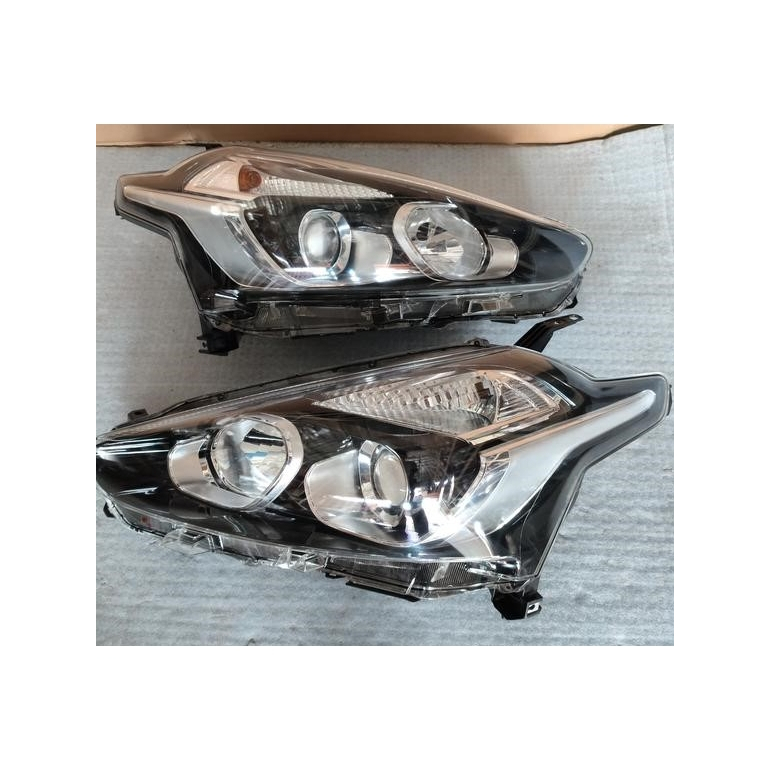 Headlamp Lampu Depan Toyota Sienta Type V G 2016 2017 2018 Sepasang