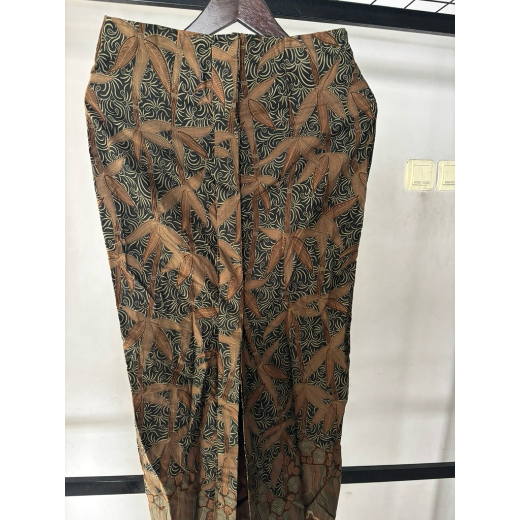Kain Batik Sogan Diwiru Siap Pakai (Like New) Preloved