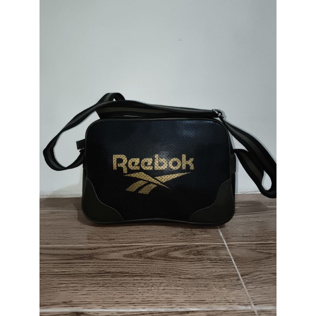 Tas Olahraga Reebok (preloved)