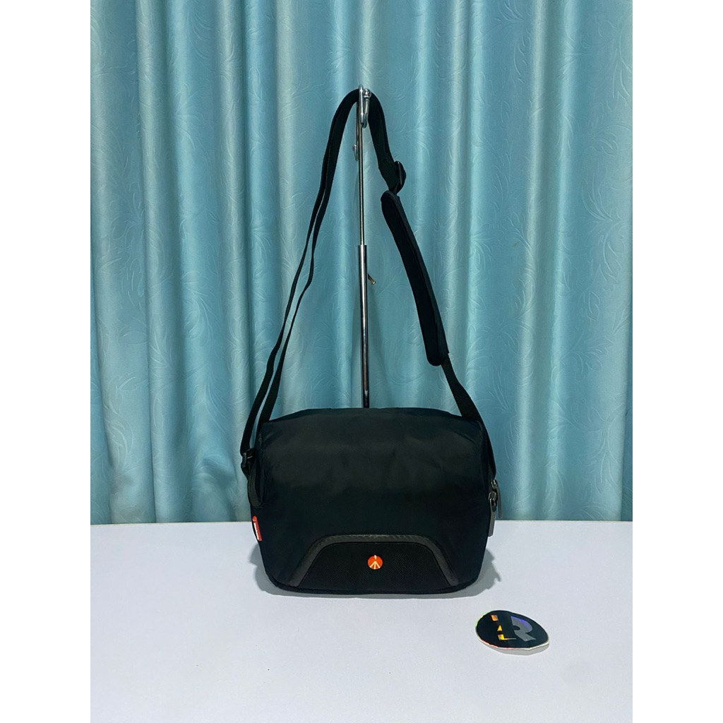 manfrotto sling camera bag