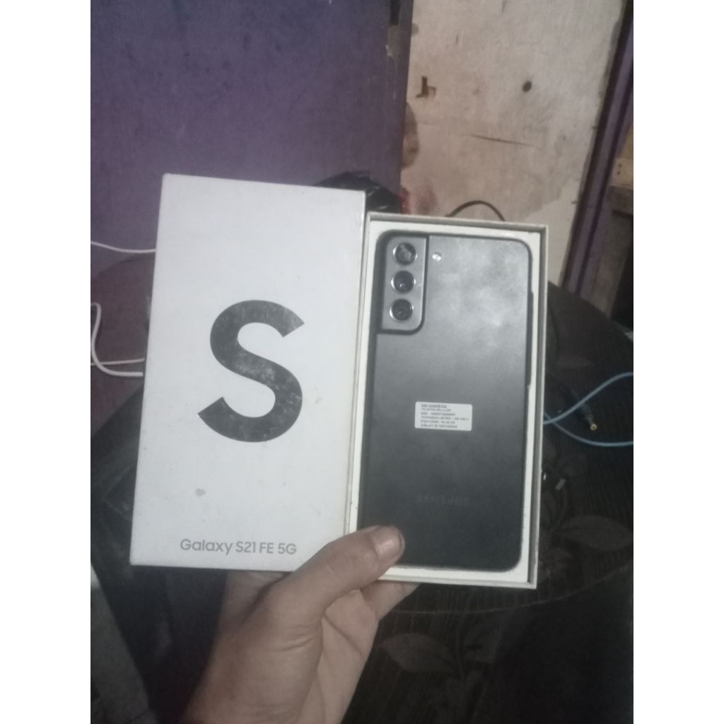 SAMSUNG S21FE 5G 8/128GB RESMI  MINUS LCD DICAS MASIH ADA NOTIF BUNYI MESIN PERAWAN