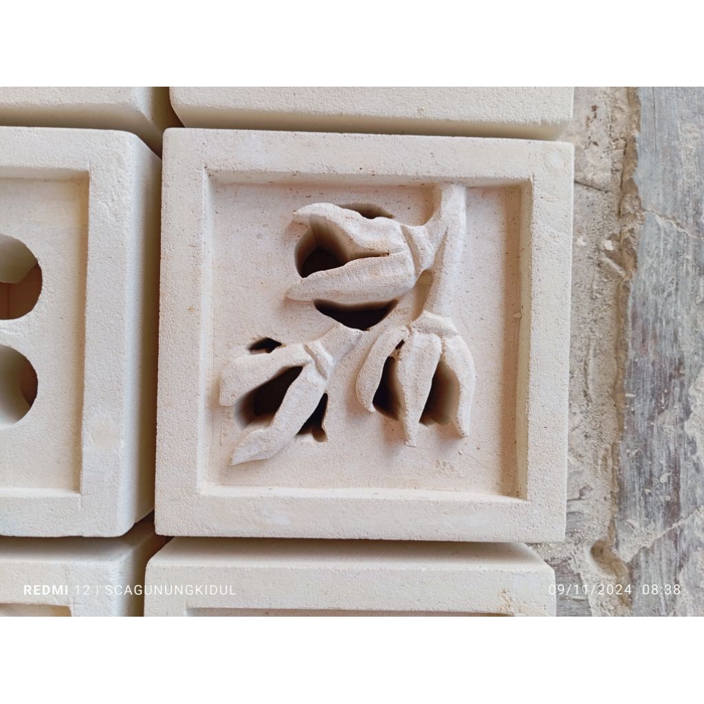 roster dinding batu alam paras jogja