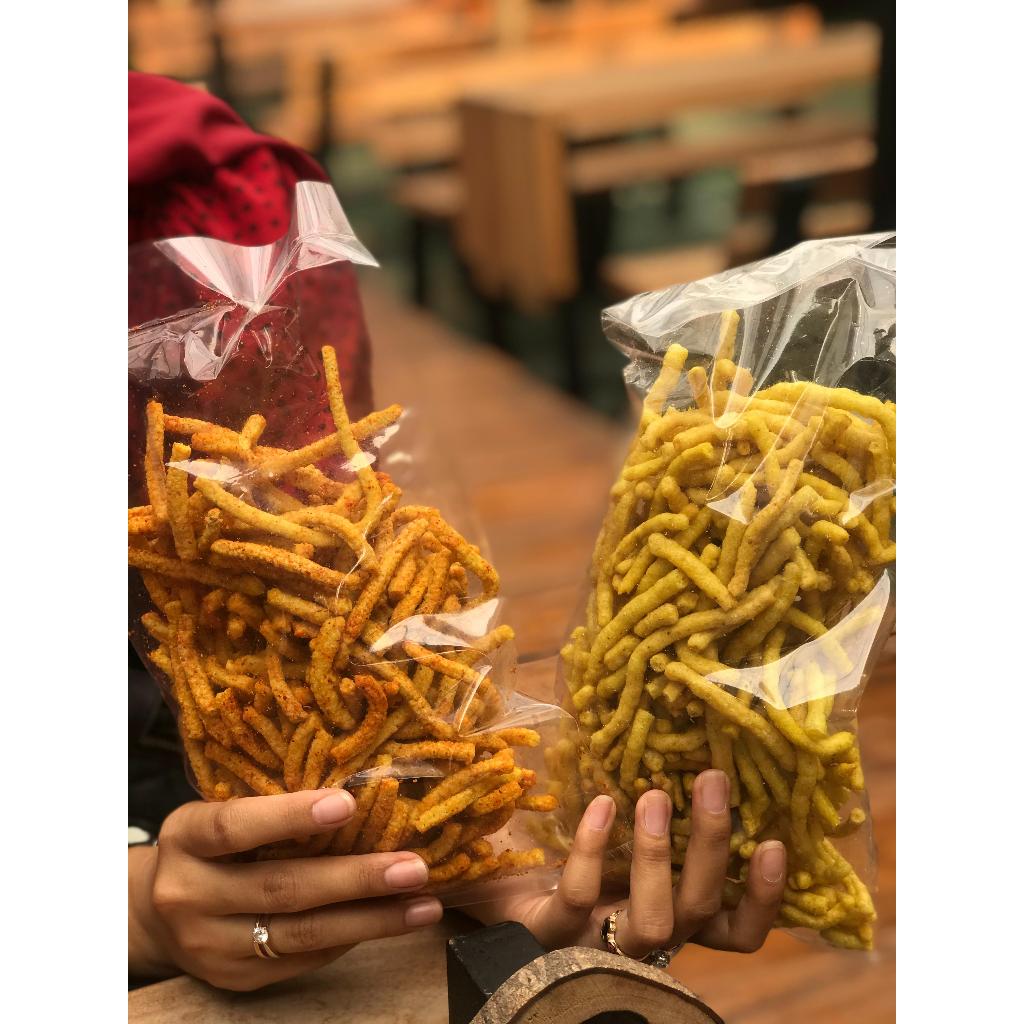 Krumi Kerupuk Mie 250 Gram Krupuk Viral Kuning Gulung Pedas Cikruh Matang Pedas Anclom Renyah Gurih 