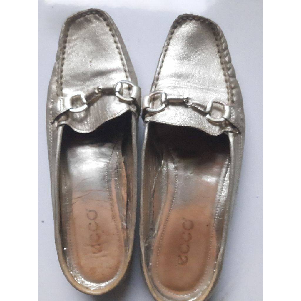 sandal loafers gold leather ecco