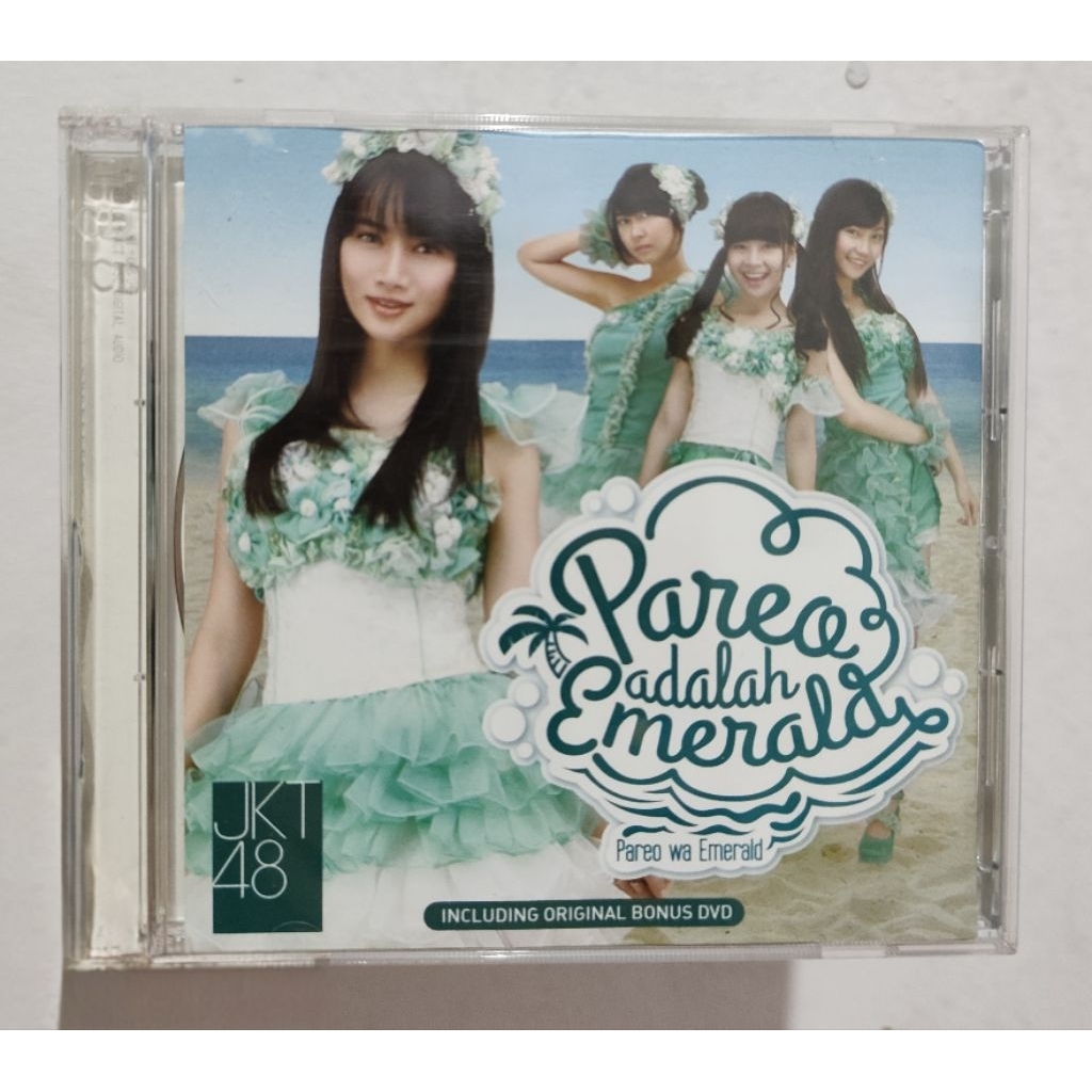 (Booked) JKT48 PAREO WA EMERALD (PAREO ADALAH EMERALD) CD + DVD + PHOTOPACK