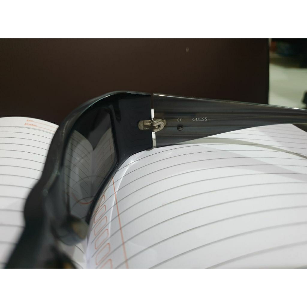 kacamata Guess original