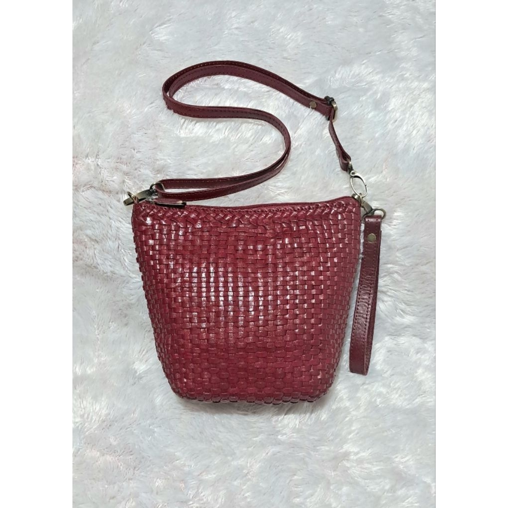 Tas sling bag anyam kulit asli/kulas,tas selempang di anyam/tas Hp