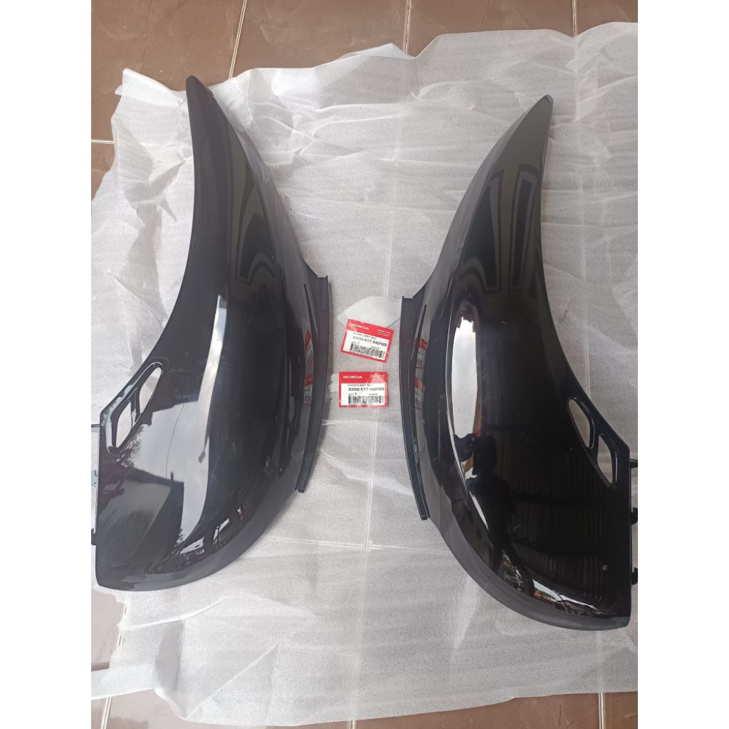 83600-KYT-940 cover body belakang kiri kanan honda scoopy karbu original AHM