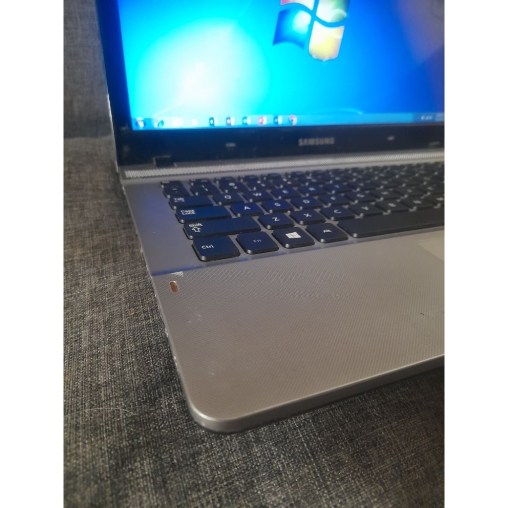 LAPTOP SAMSUNG NP270 SERIES INTEL CELERON CPU 847