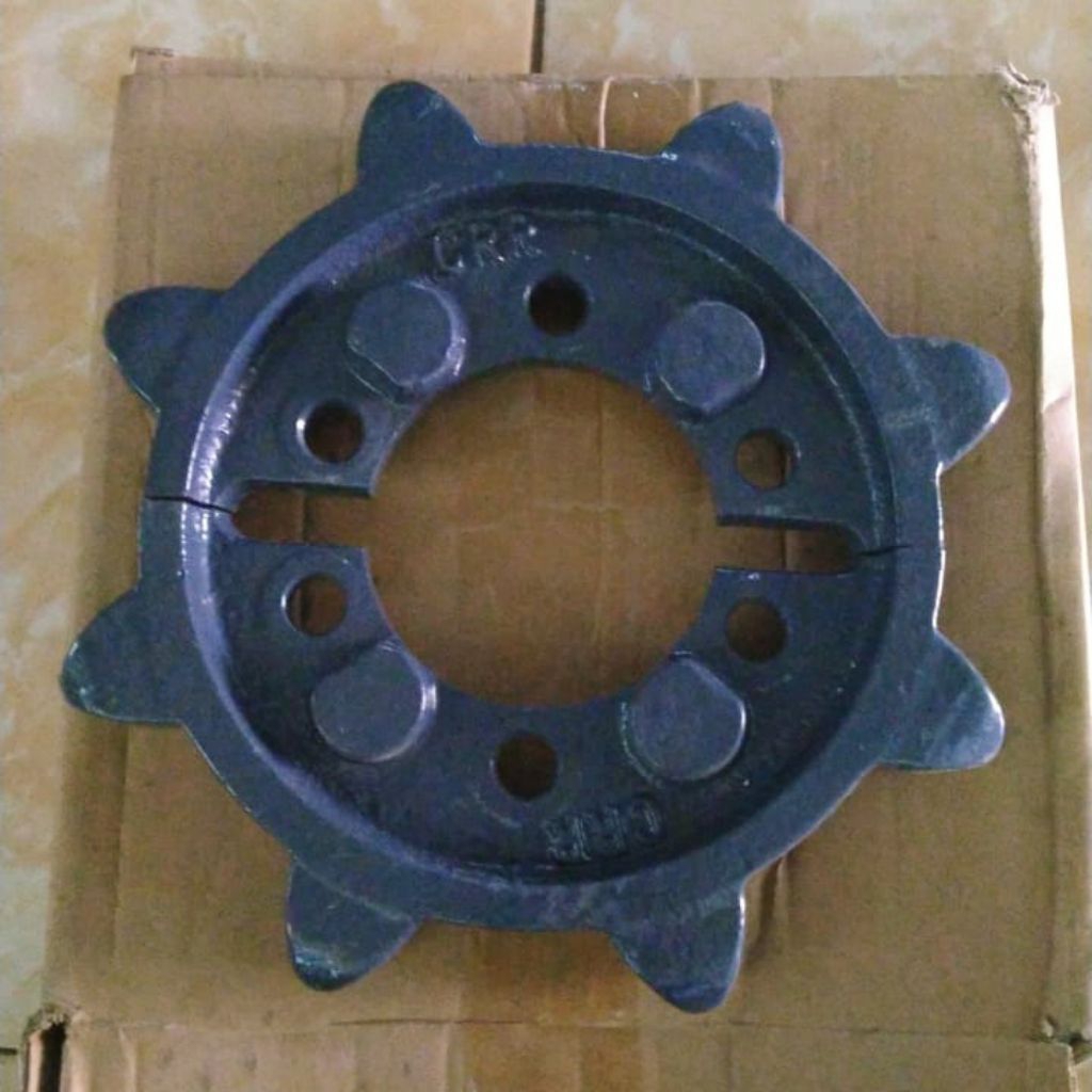 Sprokcet drive  kubota dc 60, 70,93  combine harvester kubota