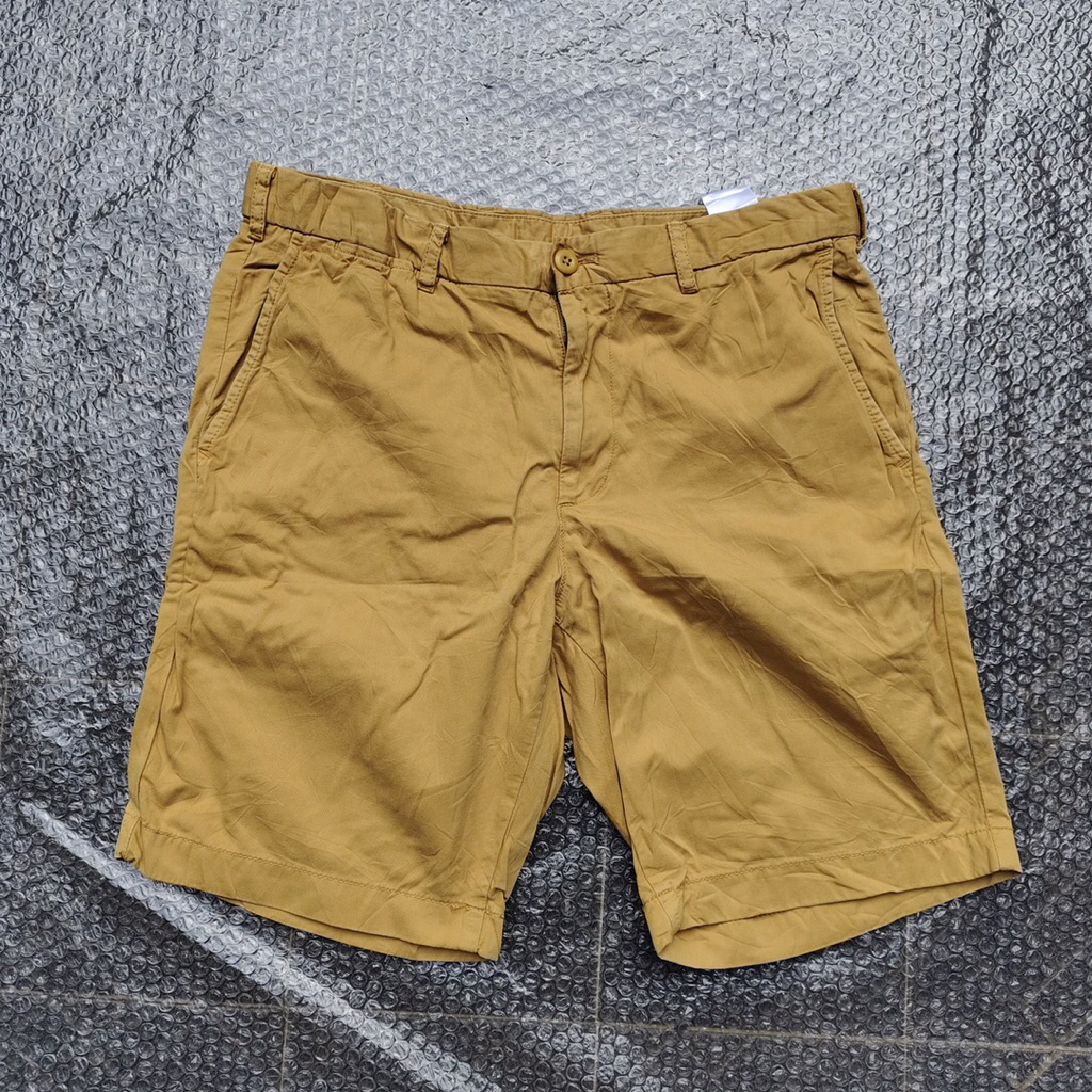 celana pendek Uniqlo chino shortpants Uniqlo chino