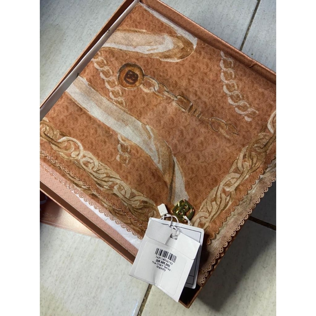 buttonscarves chain series 1 - majesty