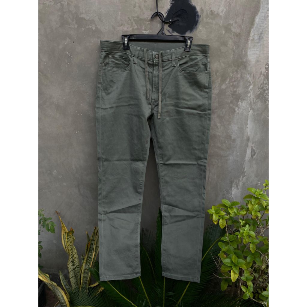 Celana Ezy Uniqlo Jeans